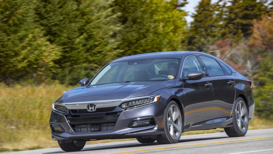  Honda Accord Touring Hybrid 2017 года  (NA) (фото 111 из 170)